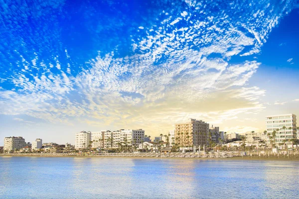 Ana Caddenin Kıbrıs Larnaka Finikoudes Beach Güzel Manzara — Stok fotoğraf