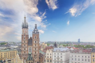 Krakow, Polonya'da Kutsanmış Bakire Meryem (St. Mary Kilisesi) Varsayımı Kilisesi'nin güzel görünümü