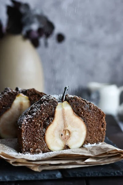 Armutlu çikolatalı pasta.