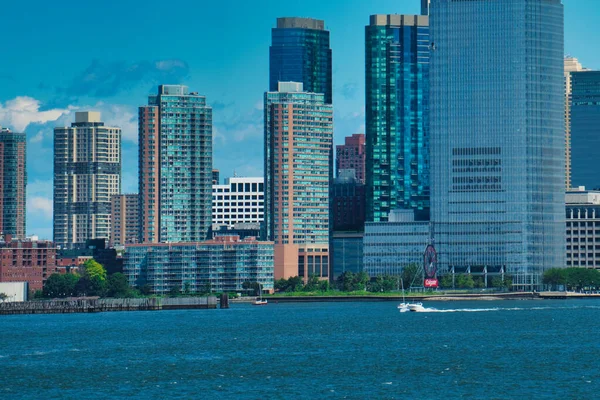 View to manhattan from a ferry in sunny august day Royalty Free Stock Images