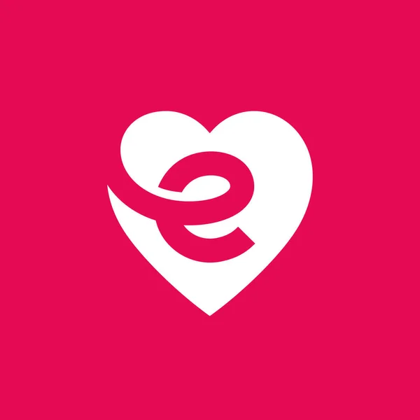 Элементы шаблона логотипа буквы E сердце — стоковый вектор