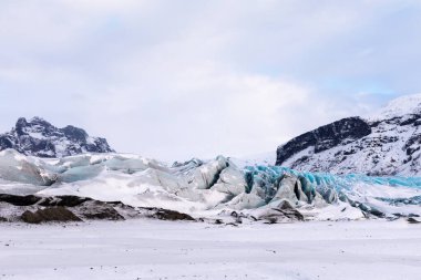 İzlanda dağları, buzullar ve Vatnajokull Ulusal Parkı buzları