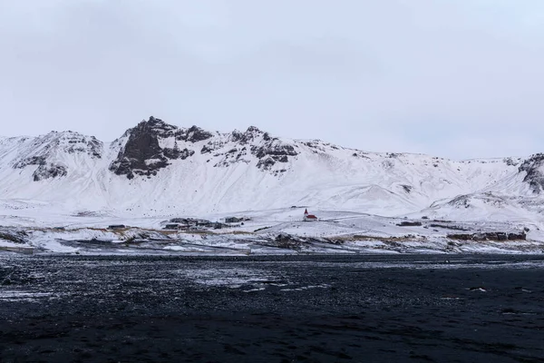 Panorama Las Montañas Islandesas Ciudad Vik Cerca Playa Arena Negra — Foto de Stock