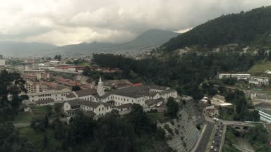 Uçan Quito, Ekvator şehri