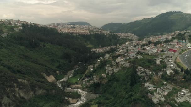 Vista da cidade e do desfiladeiro, Montanhas — Vídeo de Stock