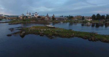 Bir kuş bakışı görünüme Solovki manastır görünümünü. Beyaz deniz. Rusya,