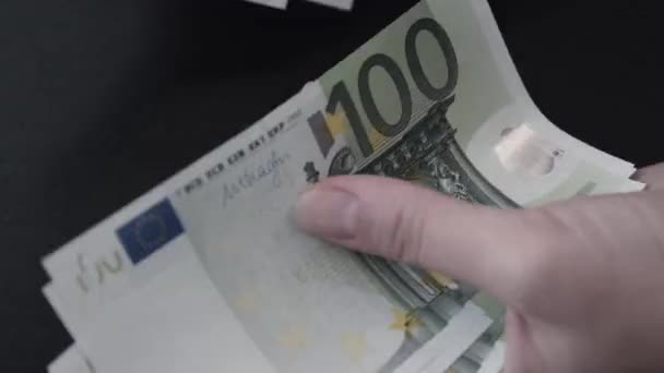 Euro. De l'argent. Bill ! .