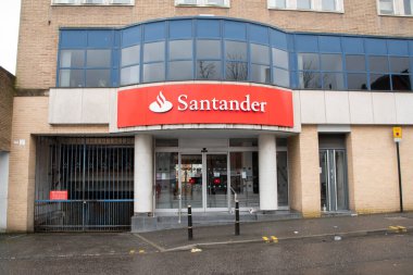 Leicester, Leicestershire / Uk - 29 Şubat 2020: Leicester şehir merkezindeki Santander Bankası