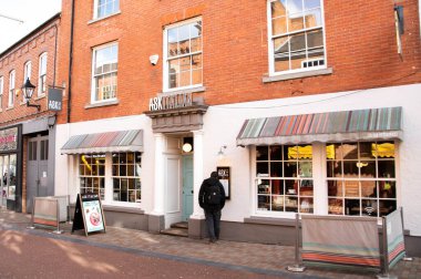 Leicester, Leicestershire / Uk - 29 Şubat 2020: Leicester 'daki İtalyan restoranına sorun, İtalyanca sorun İngiltere' de popüler bir İtalyan gıda zinciri.