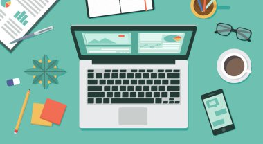 Evden çalışma, uzaktan çalışma, dizüstü bilgisayar konsepti online iş, yeni normal, üst görünüm