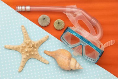 Tatillerde bir maç arka plan, yarım mavi ve diğer portakal, Afrika, Avrupa ve Akdeniz ve deniz ile ilgili nesneleri