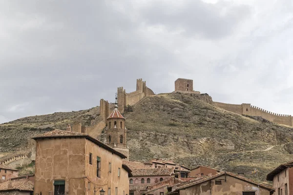 Kasaba Kilise Kule Sol Tarafında Teruel Aragon Spanya Içinde Albarracin — Stok fotoğraf