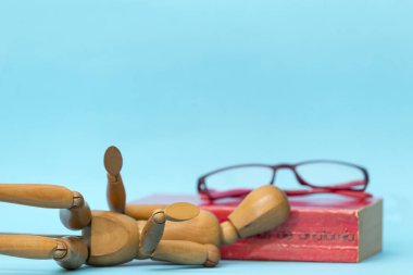 Mavi arkaplanda anatomi atlası