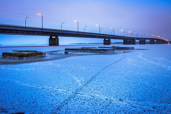 South Bridge Tidigt Morgonen Januari Staden Dnipro Ukraina — Stockfoto