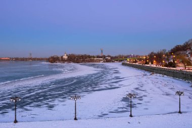 Lenin setin kışın, şehir Dnipro, Ukrayna