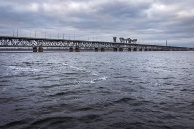 Ayursky Köprüsü (eski köprü), Dnipro, Ukrayna