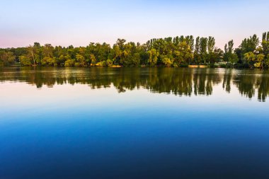 Dinyeper'de Sabah, şafak, Dnepropetrovsk şehri, Ukrayna