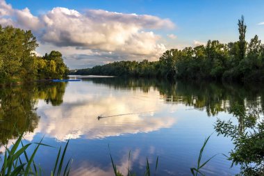 Bir bahar günü gün batımında, Dnepr-Dnepropetrovsk, Ukrayna.