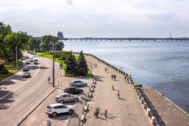 Dinyeper parlak şehri, Merefo-Kherson köprüsü, Manastır adası, T.G. anıtı. Shevchenko, Dnipro-Dnipropetrovsk, Ukrayna