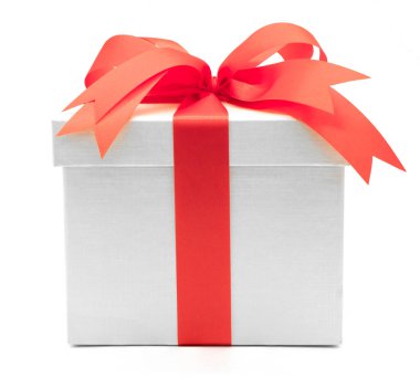 Noel ve Yeni Yıl Günü, kırmızı hediye kutusu beyaz arka plan