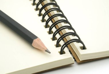 kahverengi arkaplan görünümü üzerindeki dizüstü bilgisayar kopyalama alanı