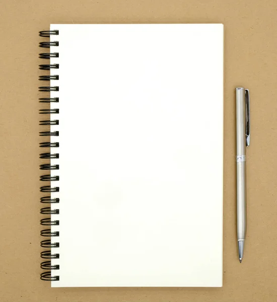 Cuaderno Sobre Fondo Marrón Vista Superior Espacio Copia —  Fotos de Stock