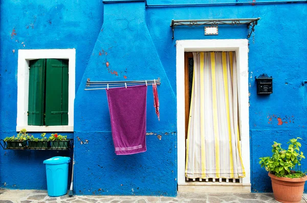 Frente Casa Azul Brilhante Ilha Burano Veneza Itália — Fotografia de Stock