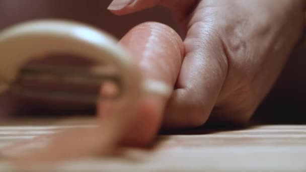 Carrot Peeling Kitchen Light — Stock Video