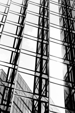 Modern cam bina siyah beyaz