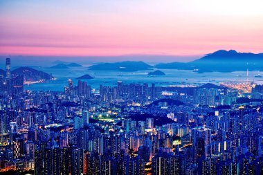 Hong Kong şehrinin gece görüşü
