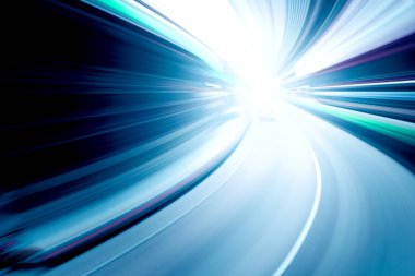 Hareket hızını temsil eden soyut mavi arkaplan