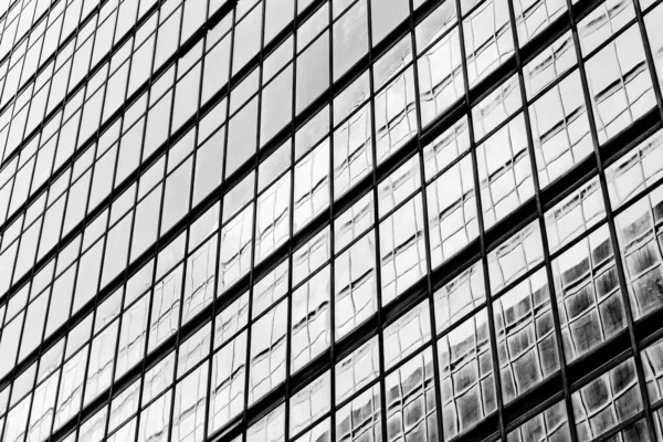 Blanco Negro Del Edificio Cristal Moderno — Foto de Stock