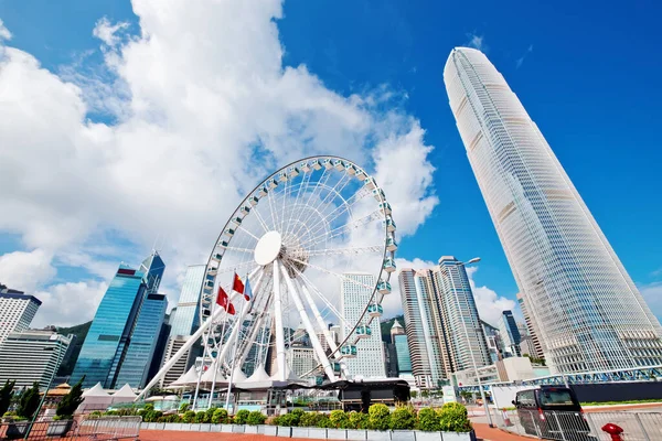 홍콩의 현대적인 페리스 바퀴와 — 스톡 사진