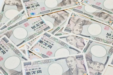 Japon yeni banknot yığını