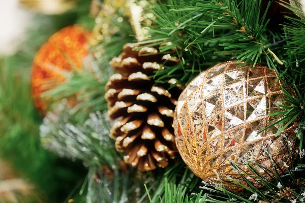 Jul Träd Dekoration Med Leksaker Och Bollar — Stockfoto