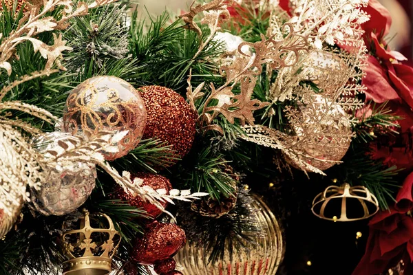 Decoração Árvore Natal Com Brinquedos Bolas — Fotografia de Stock