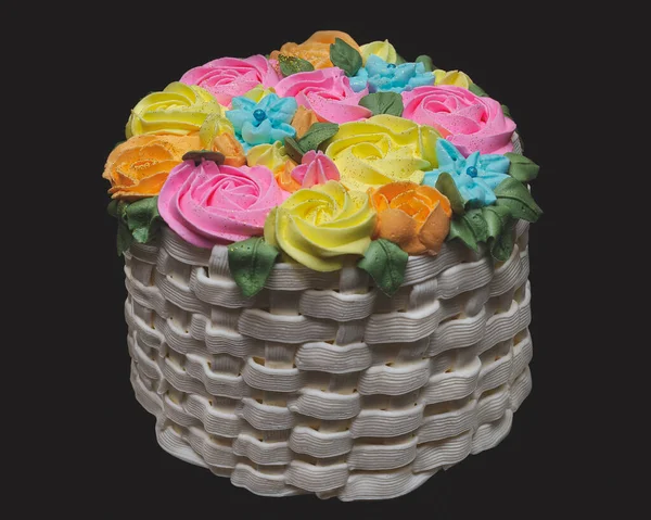 黒を基調とした色とりどりの花のバスケットの形をしたケーキ — ストック写真