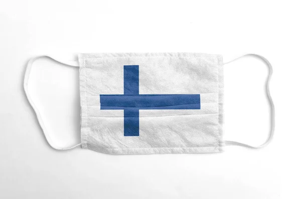 Topeng Wajah Dengan Bendera Finlandia Dicetak Pada Latar Belakang Putih — Stok Foto