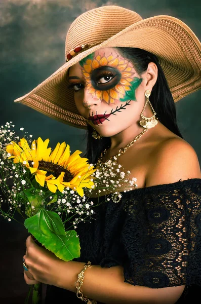 Retrato Una Chica Con Maquillaje Catrina Con Girasol Las Manos — Foto de Stock