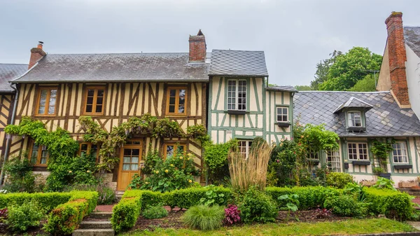 Régi Félkész Házak Tipikus Normandiai Stílusban Bec Hellouin Franciaország — Stock Fotó