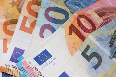 5, 10, 20 ve 50 avroluk banknotlar. Yakın çekim görünümü