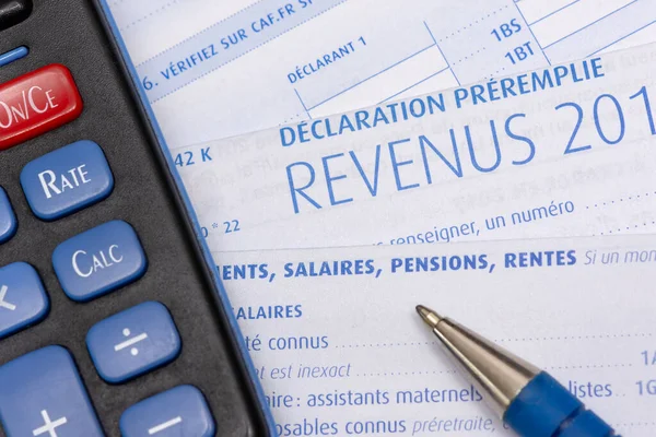Podatki Francuska Deklaracja Podatkowa Pensjami Wynagrodzeniami Emeryturami Rentami Strona Kalkulator — Zdjęcie stockowe