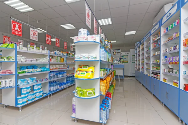 Adygea Russland Juni 2018 Einrichtung Einer Modernen Apotheke Mit Medikamenten — Stockfoto