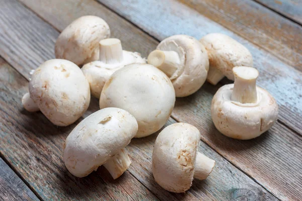 Funghi Champignons Tavolo Legno Primo Piano — Foto Stock