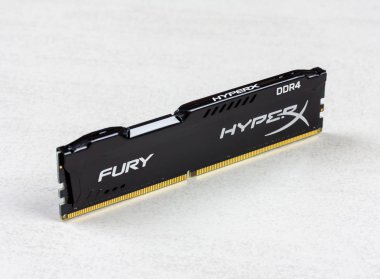 Maykop, Rusya - 9 Kasım 2018: DIMM Ddr 4 16 Gb Kingston Hyperx Fury bellek Ram modülü gri arka plan üzerinde