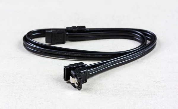 Černá Počítačový Kabel Serial Ata 6Gbs Šedém Pozadí Closeup — Stock fotografie