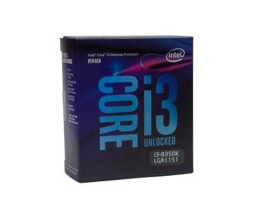 Maykop, Rusya - 12 Kasım 2018: Intel core I3 masaüstü işlemci 8 gen kutusunda beyaz arka plan üzerinde
