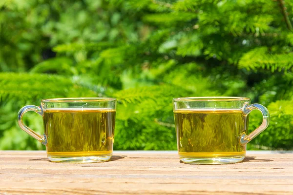 Two Cups Green Tea Table Outdoors Sunny Summer Day Natural — Stock Photo, Image
