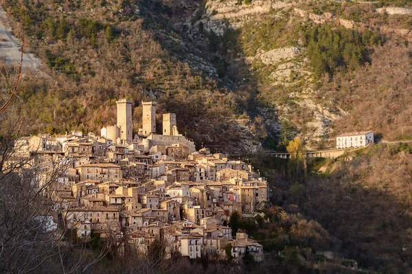 Town Pacentro Its Castle Sunset — Stock Photo, Image