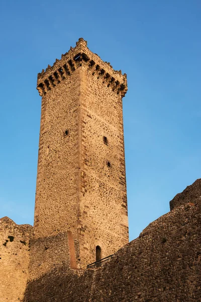 Wieża Zamku Pacentro Zachodzie Słońca Włochy — Zdjęcie stockowe